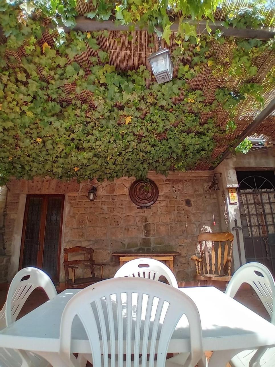 Casa Serafina Trilocale Con Arredi D'Arte E Parcheggio Privato Orvieto Exterior foto